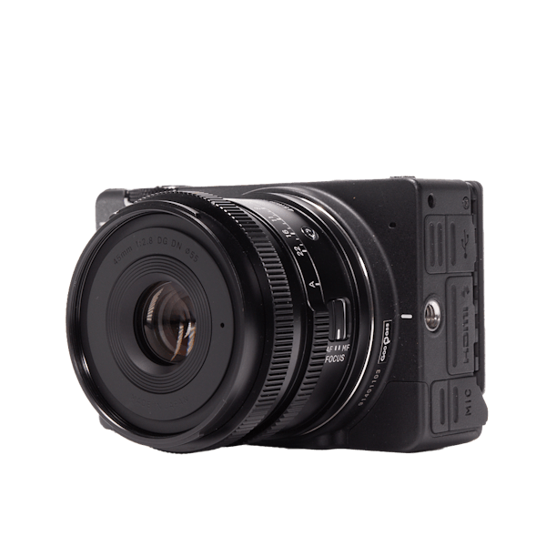 新同品】SIGMA fp レンズキット 45mm f2.8 DG DN - カメラ