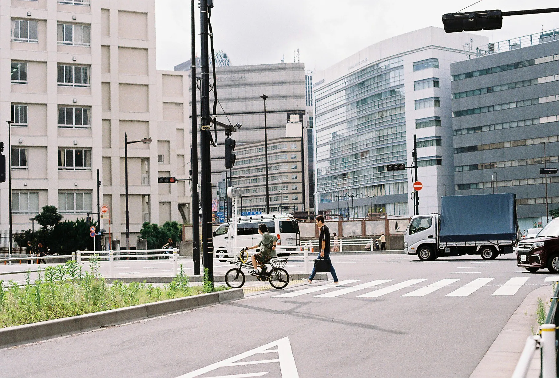 レンタル - Nikon New FM-2 シルバー + Nikon Ai Nikkor 50mm F1.8
