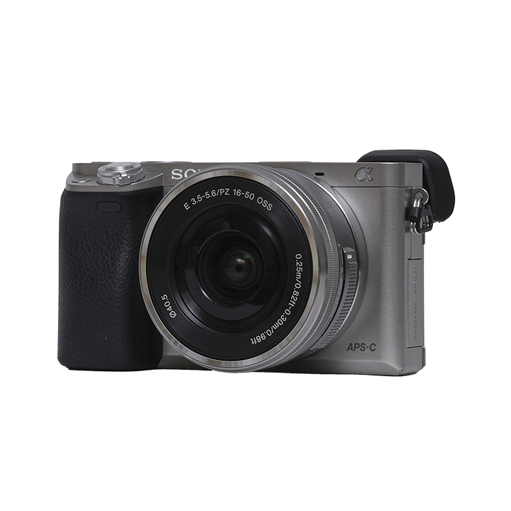 α6000 パワーズームレンズキット シルバー SDカード付 動作OK 即撮影可 α6000 パワーズームレンズキット シルバー SDカード付 動作OK 即撮影可