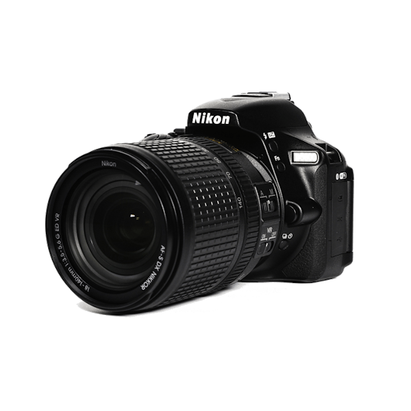 値下げ Nikon  一眼レフカメラ  d5600 18-140 VR キット