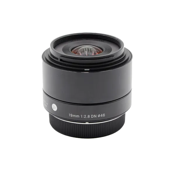 レンタル - SIGMA(シグマ)19mm F2.8 DN ブラック [マイクロ レンタル - SIGMA(シグマ)19mm F2.8 DN ブラック [マイクロ